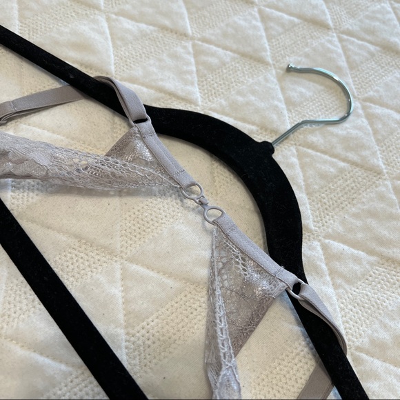 Victoria’s Secret Lace-back bra - Picture 4 of 8